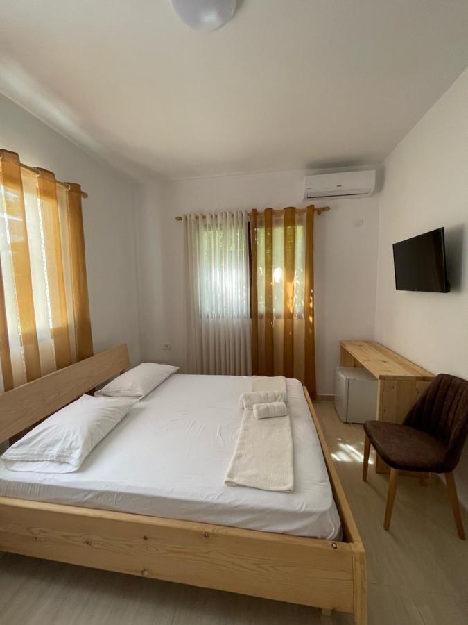 Xho'S Forest Guest House เบราท ภายนอก รูปภาพ