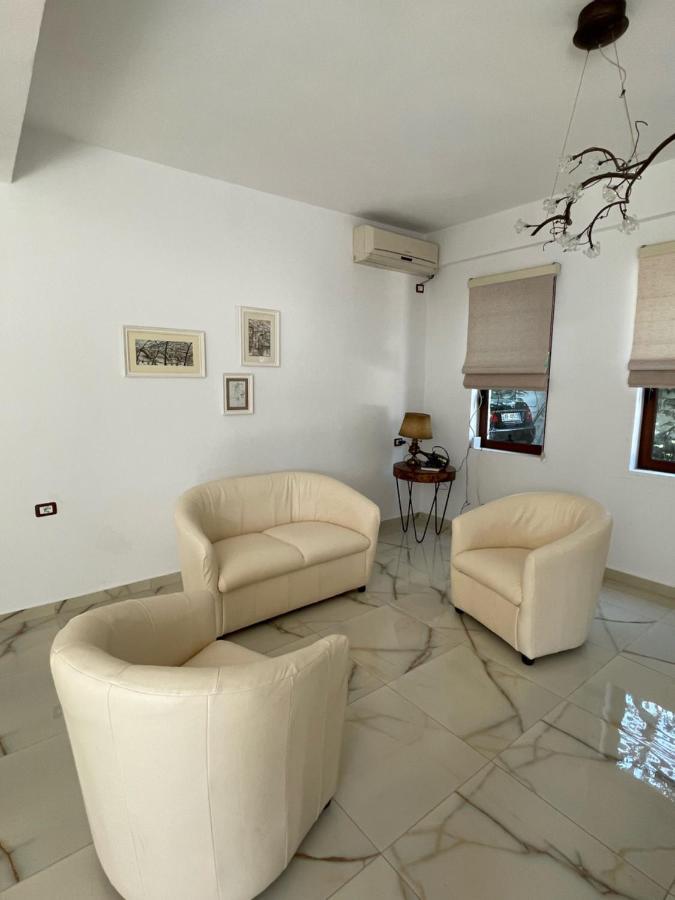 Xho'S Forest Guest House เบราท ภายนอก รูปภาพ