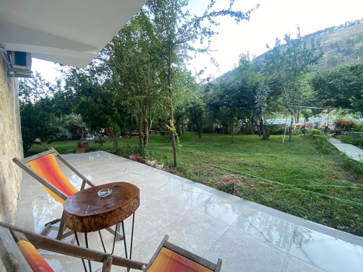 Xho'S Forest Guest House เบราท ภายนอก รูปภาพ